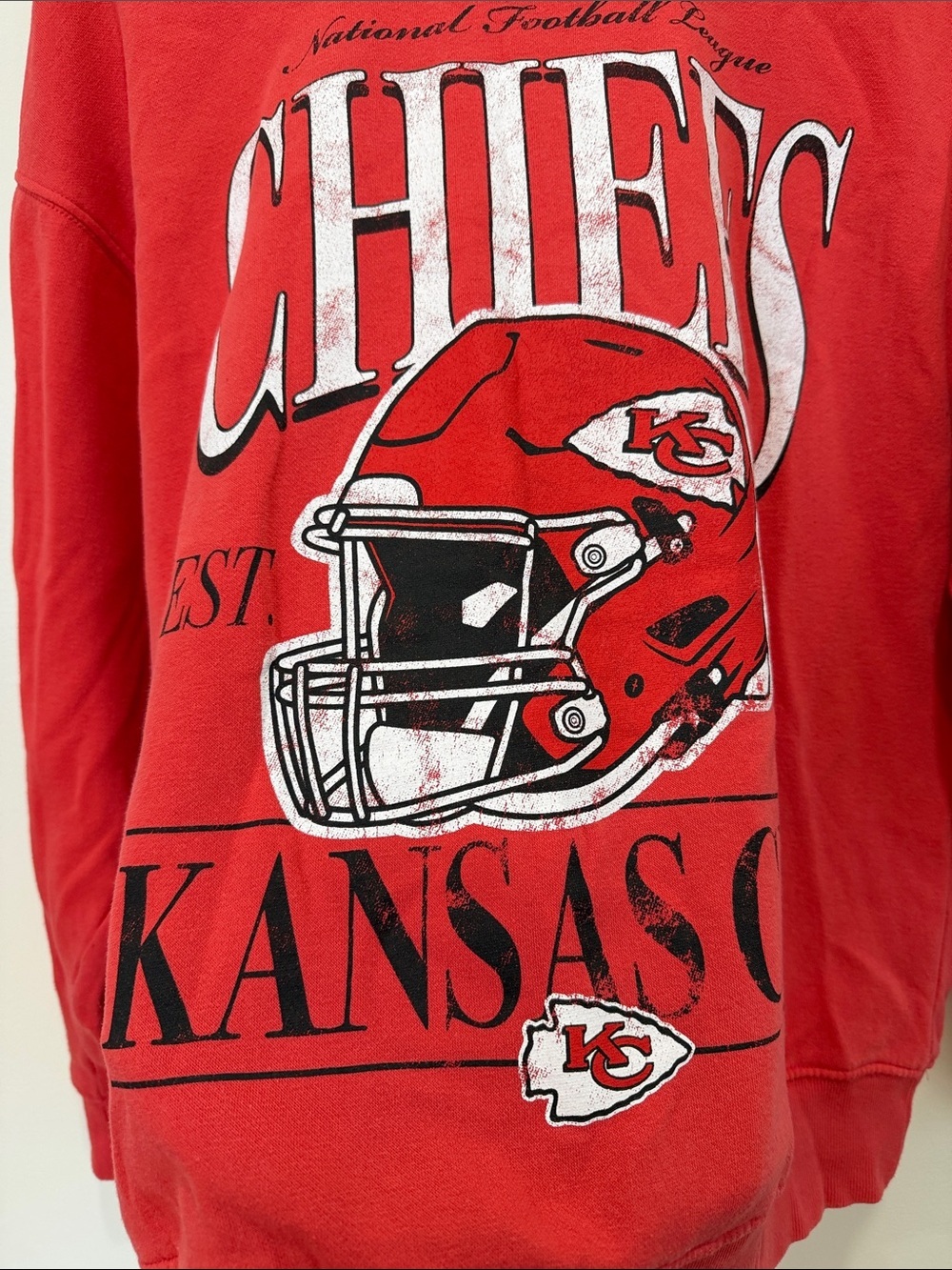 NFL Red Kansas City Chiefs Graphic Crewneck Sweatshirt - Picture 2 of 8